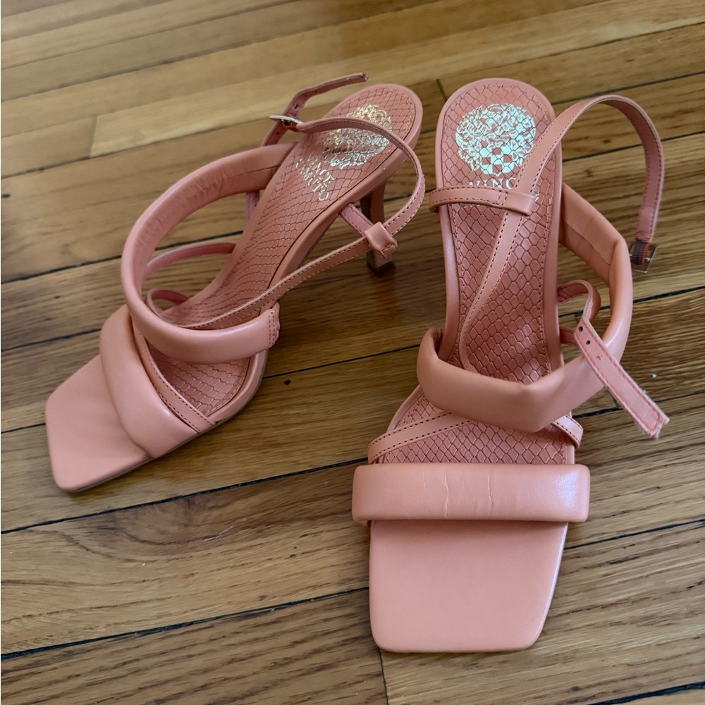 NWOT Vince Camuto strappy heels